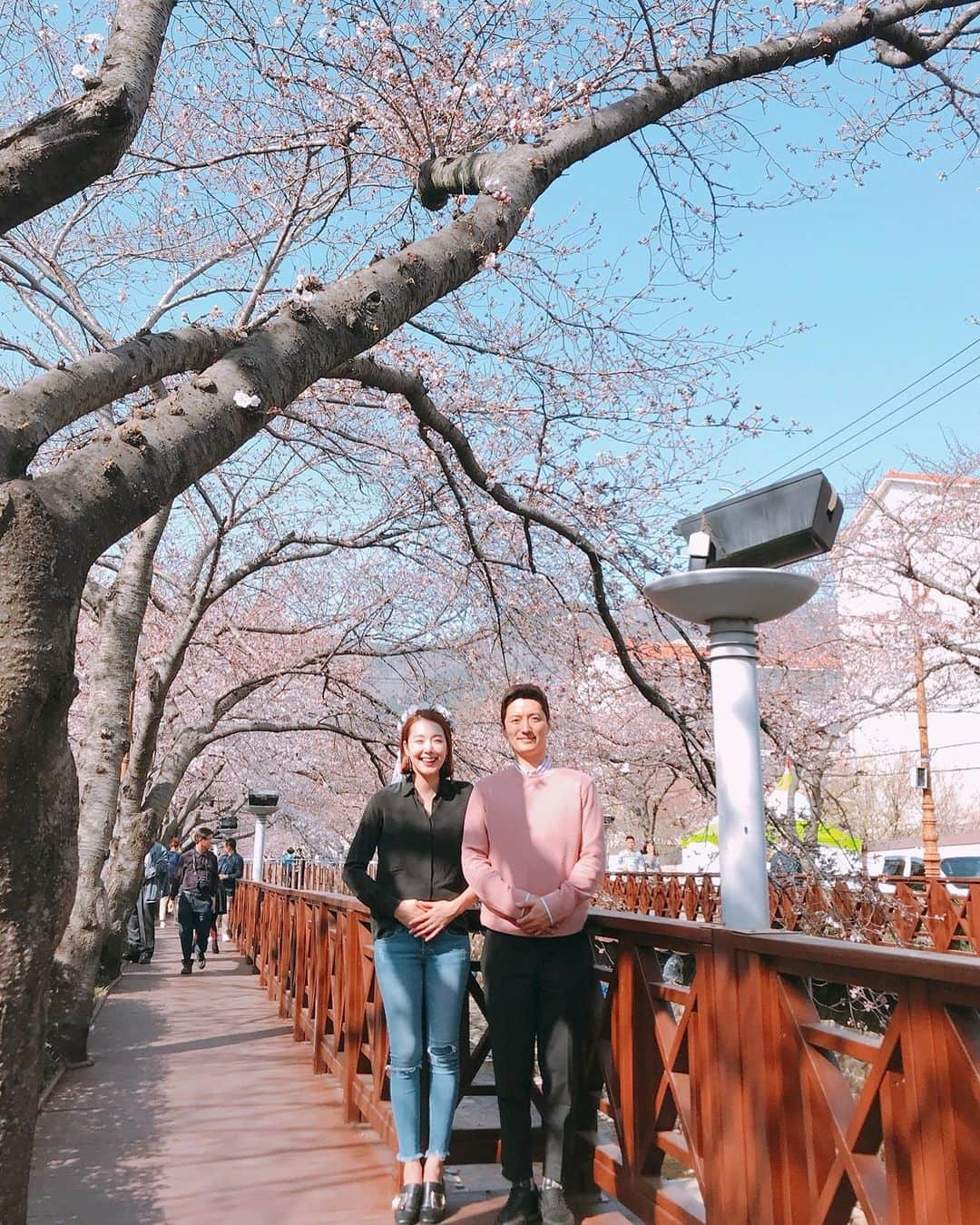 ソ・イヒョンのインスタグラム：「봄이기다려지는데….💚 한파..😥 추추추추…」