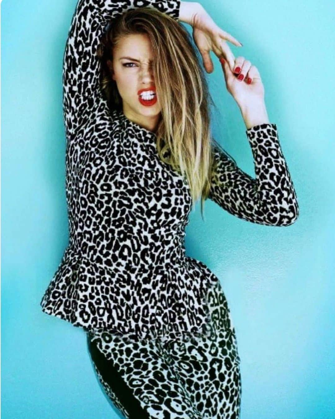 アンバー・ハードさんのインスタグラム写真 - (アンバー・ハードInstagram)「Having a 90s moment 🐆」2月5日 3時44分 - amberheard