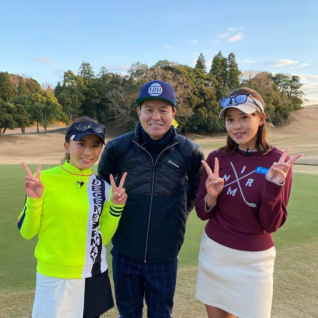 江口紗代のインスタグラム：「.  📍 告知です   ヒロミさん、中井学さんと 対戦させていただきました😳  前半戦は、ヒロミさんの #ヒロミファクトリーチャンネル  後半戦は、中井学さんの #中井学ゴルフチャンネル   #YouTube で放送です！！ ぜひ見てください👀✨  #ゴルフ撮影#ゴルフ対決 #zerofit#eyevol#Reve#DECEMBERMAY #teamチャギントン #チームチャギントン  #岡電チャギントン」