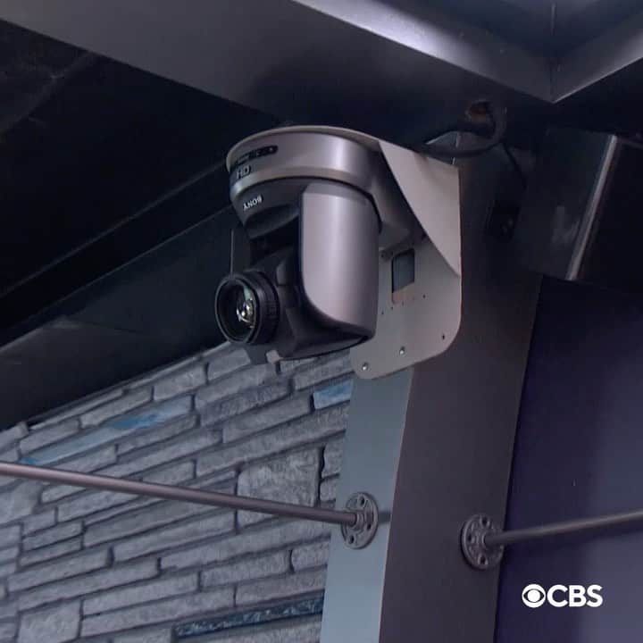 のインスタグラム：「Here’s a sneak peak at tonight’s episode 👀 Be sure to tune into CBS tonight at 8/7c for an all new episode of Celebrity Big Brother! #teammirai #BBCeleb @bigbrothercbs」