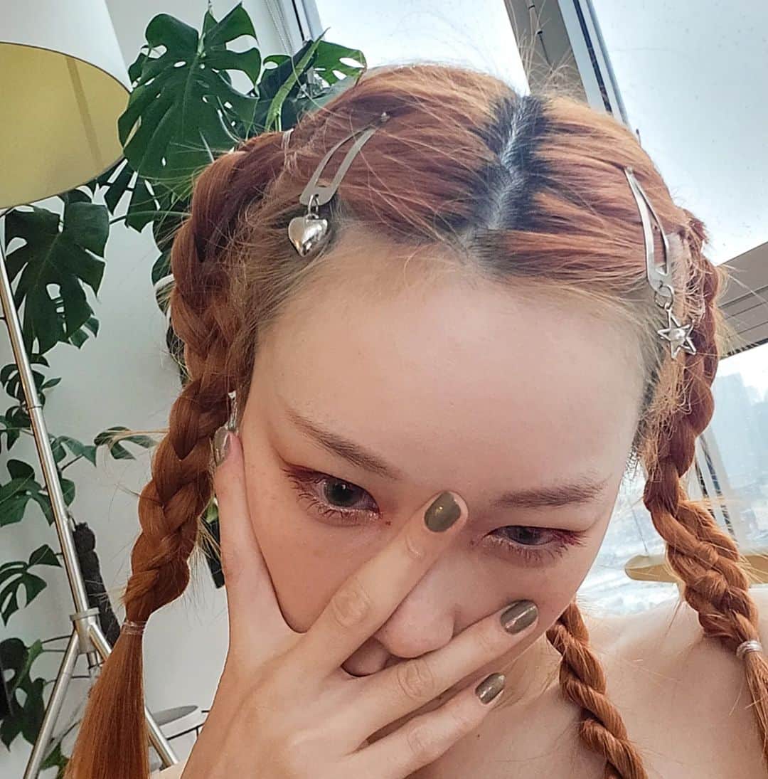 フェルナンダ・リーのインスタグラム：「6head 👽」