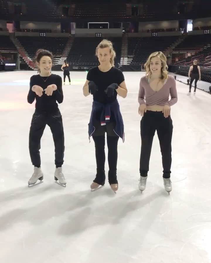 メリル・デイヴィスのインスタグラム：「Reposting from SOI ‘18 rehearsals bc this is how I’m feeling after watching that 🔥 RD last night! Weren’t @splashmadison & @zachtdonohue just amazing?! 😍 ••• #beijing2022 #teamusa #figureskating」