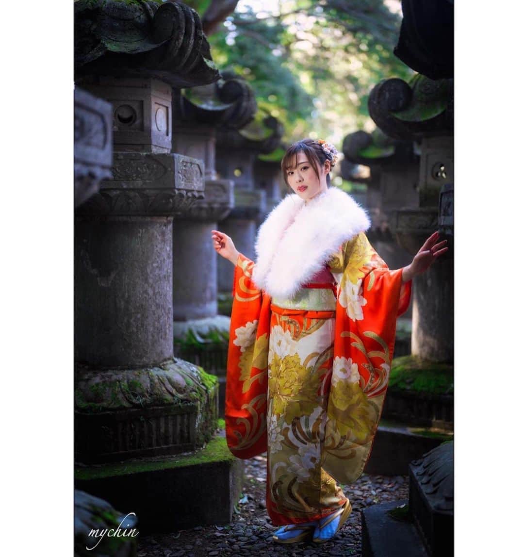 のインスタグラム：「おはようございます！よく寝れた🥰 今日はとっても楽しみにしていた撮影❤️‍🔥 ちょっとポージングが難しそうな衣装選んじゃったけど、何事も挑戦挑戦💪 来てくださる皆様よろしくお願いします。 どうか温かい格好で⛄️❄️ . . . 📸→ @mychin_portrait  . . #雪音まりな #まーりん #イベントコンパニオン #モデル #レースクイーン #rq #被写体 #ポートレート #ダンス #グラビア #イベコン #インフルエンサー #パーソナルジムトレーナー #トレーニング女子 #筋トレ女子 #お姉さん #作品撮り #作品撮りモデル #着物 #着物女子 #振袖 #川越 #japanesegirl #美マージュ撮影会」