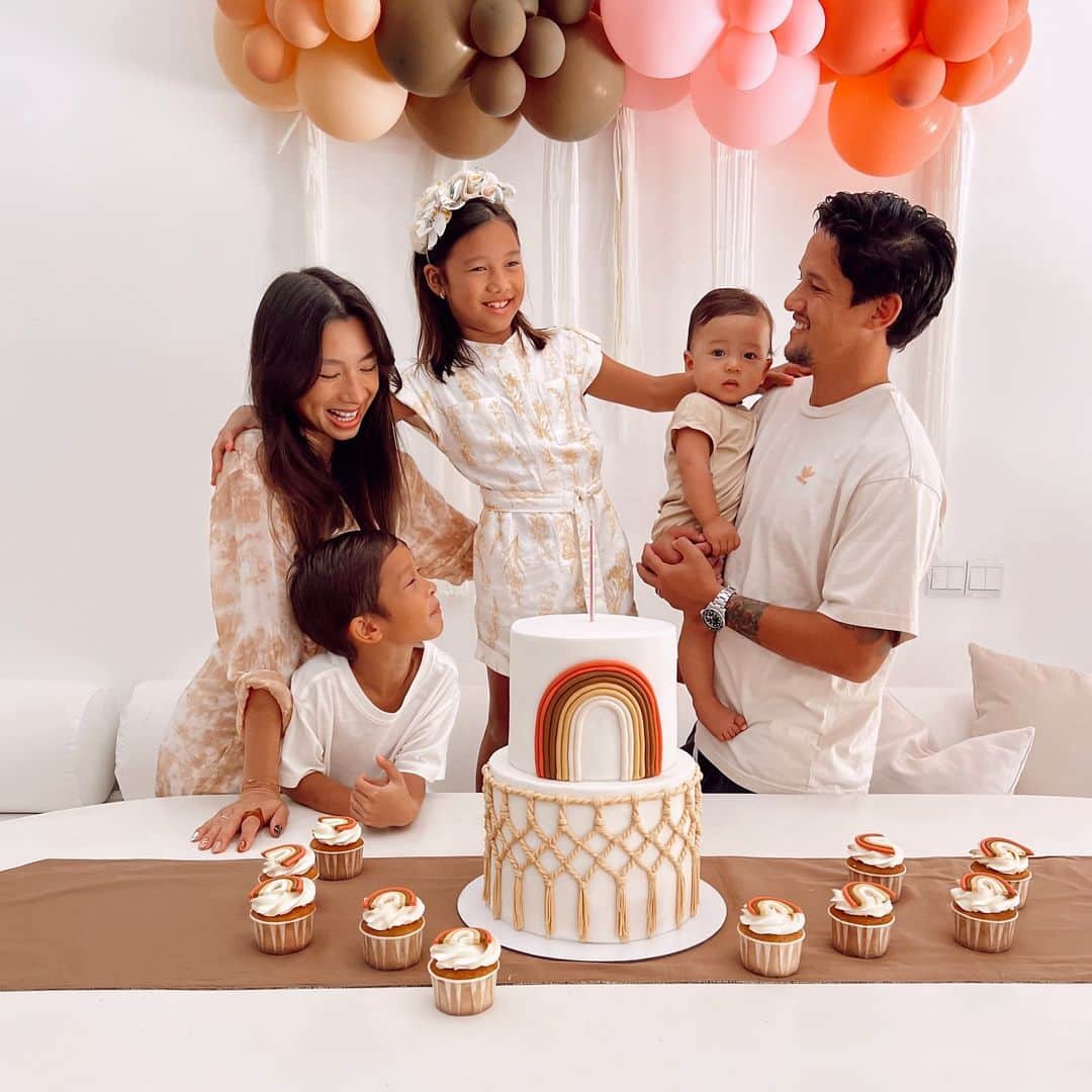 Jennifer Bachdimのインスタグラム：「Happy birthday to my first born baby, my princess, my everything, the one who made me a Mama ❤️✨ @kiyomisuebachdim I can’t believe you’re already 10 years old!!! You are a beautiful, smart, humble, super caring and a very loving young lady ❤️ We love you so soo much!! Happy birthday my Baby Love ❤️」