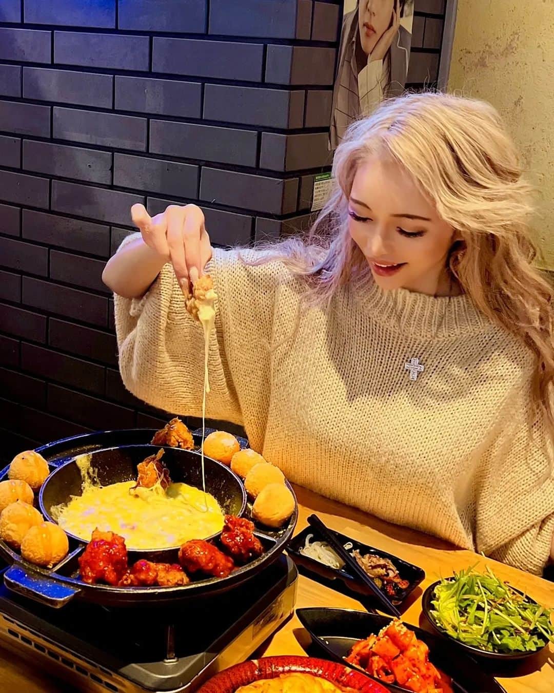 藤木そらさんのインスタグラム写真 - (藤木そらInstagram)「.⁡ ⁡.한국요리 정말 좋아요♥️아무도 너무 맛있고 가득 먹어버렸어😂✨시부야에서 추천한 한국요리야😍☘️⁡ ⁡.⁡ ⁡.⁡ ⁡.渋谷にある韓国料理食べてきたよ😍‼️✨(去年ですがw)⁡ ⁡.⁡ ⁡.韓国グルメ大好きすぎる♥️♥️チーズボールにはまってて、最近よく食べるょς(>‿<.)☘️✨ .⁡ ⁡.⁡ ⁡.⁡チーズタッカルビ大好きすぎる‼️😍たくさん食べちゃった😂✨⁡ ⁡.⁡ ⁡.⁡ ⁡.⁡ ⁡.⁡ ⁡.⁡ ⁡.⁡ ⁡.⁡ ⁡. ⁡.⁡ ⁡.⁡ ⁡.#渋谷グルメ #韓国料理  #チーズタッカルビ #渋谷韓国料理  #明洞グルメ  #サムギョプサル #韓国居酒屋 #渋谷ディナー #渋谷居酒屋 #한식 #グルメ女子  #한식맛집 #グルメ好きな人と繋がりたい  #東京グルメ」2月5日 19時35分 - sorafujiki