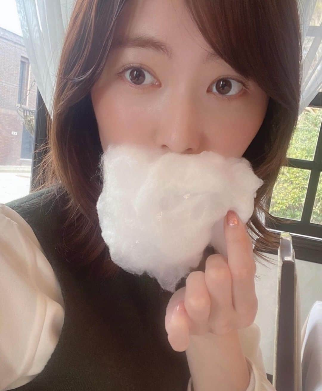 松井珠理奈さんのインスタグラム写真 - (松井珠理奈Instagram)「遅れてきたサンタさん感あるね🎅🏻❤️ 今日は、2月5日ニコ😊で笑顔の日らしいですよ🎵 安心してお出かけできる日々が戻ってきてほしいな🙏  #みんな  #健康 に #気をつけて  #元気 に #頑張ろう  #takecareofyourself  #love  #thankyou  #2月5日  #笑顔の日  #笑顔  #幸せ  #前の写真 だよ #😊  #🍽  #❤️」2月5日 19時38分 - jurinamatsui3