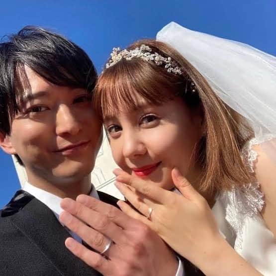星來のインスタグラム：「美男美女夫婦。 トリンドル玲奈＆浅香航大。 #トリンドル玲奈 #浅香航大 #夫婦 #結婚式 #花嫁 #ドレス #憧れ #美男美女 #いいね返し #インスタ映え #instagood #instalike #f4f #l4l #likeforlikes #likeforfollow #いいねした人全員フォローする #お洒落さんと繋がりたい #美男美女と繋がりたい」