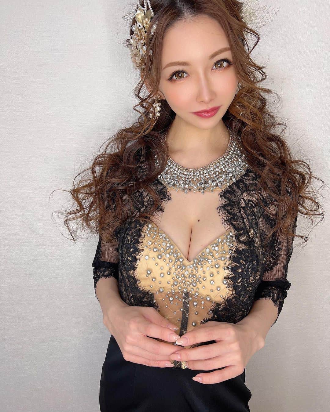 美沙さんのインスタグラム写真 - (美沙Instagram)「ドレスらすと〜。 カラコン変えたから雰囲気違うね👀 そしてこのヘアセットがドツボ💓 . 👗 @angelr_dress 📸 @daisuke_5511 (ヘアセットも) . #AngelR #エンジェルアール #ドレス #ドレス通販 #キャバ嬢ドレス #中洲キャバ嬢 #clubREX #篠原美沙」2月5日 11時55分 - misa0623r