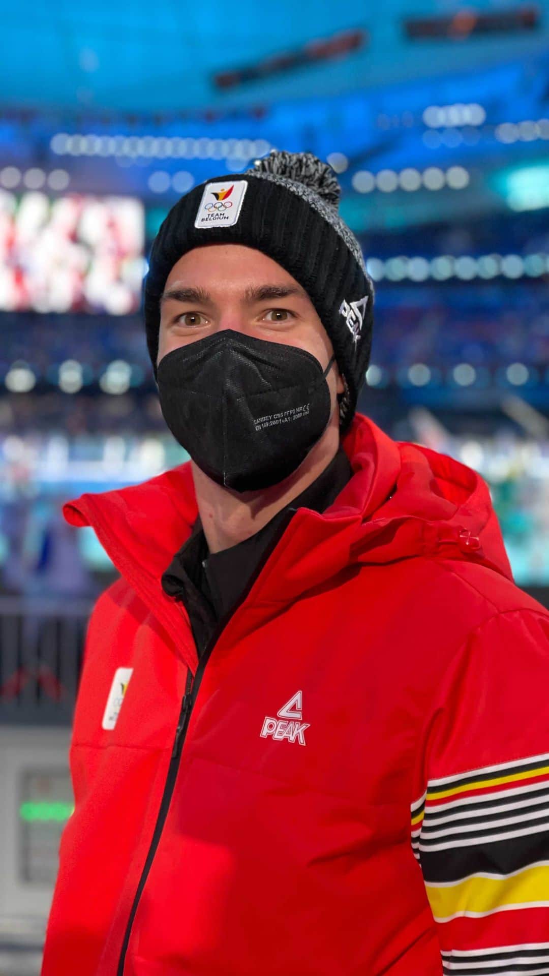ヨリック・ヘンドリックスのインスタグラム：「Let the games begin! 🇧🇪  #teambelgium #openingceremony #olympics #beijing2022 #figureskating」