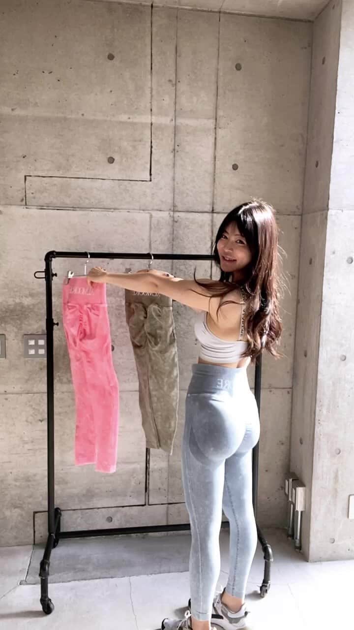 渋谷ゆりのインスタグラム：「新作発売🎉お尻が盛れるレギンス @almoore_official」