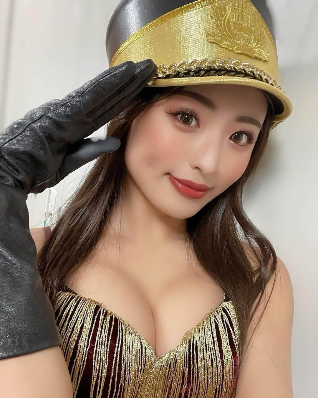 MIYABIのインスタグラム：「ピシッ💂🏻✨  1着目は兵隊さん衣装でした👯‍♀️  来て頂いた皆様、本当にありがとう御座いました🥺💜  また夜に投稿します⭐️  二度寝っ🤫💤」