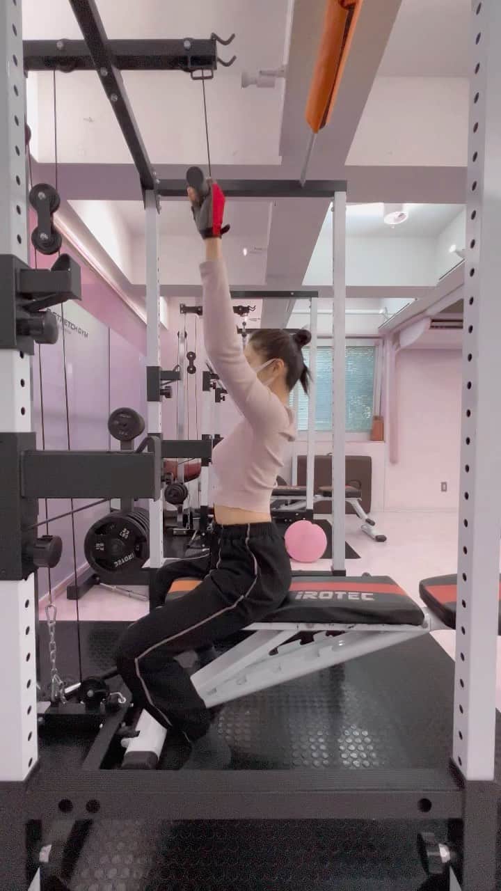 大石絵理のインスタグラム：「SENAKA🗽🎡 @estretch.gym」
