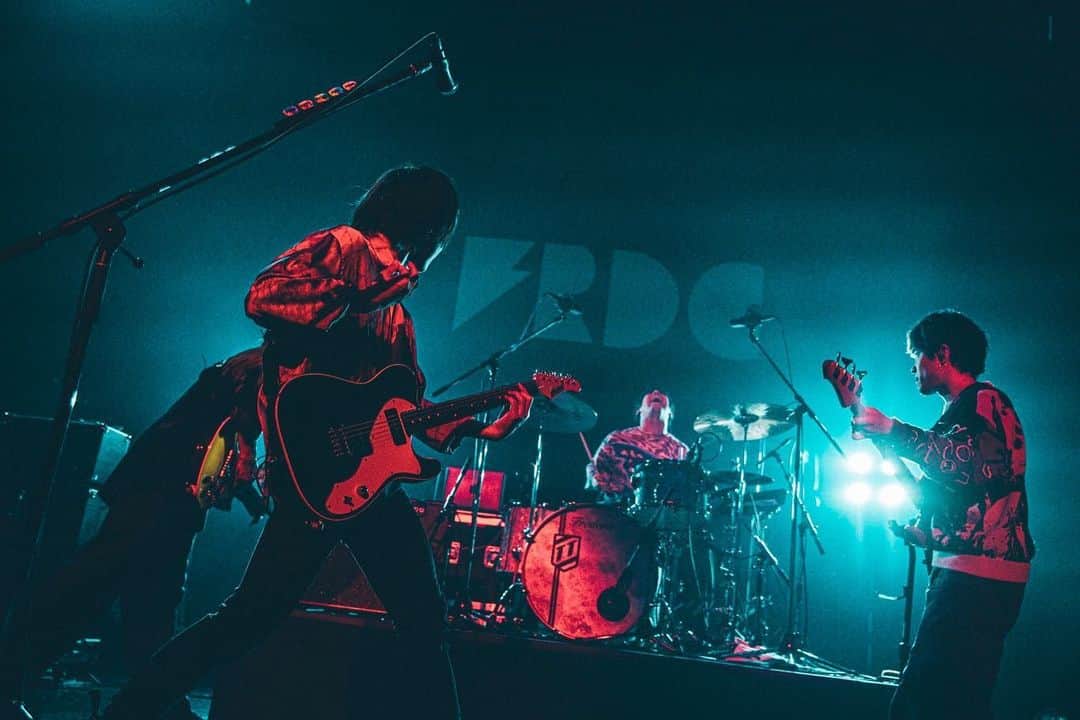 のインスタグラム：「「FREDERHYTHM TOUR 2021-2022 〜朝日も嫉妬する程に〜」  photo by @nishimakitaichi」