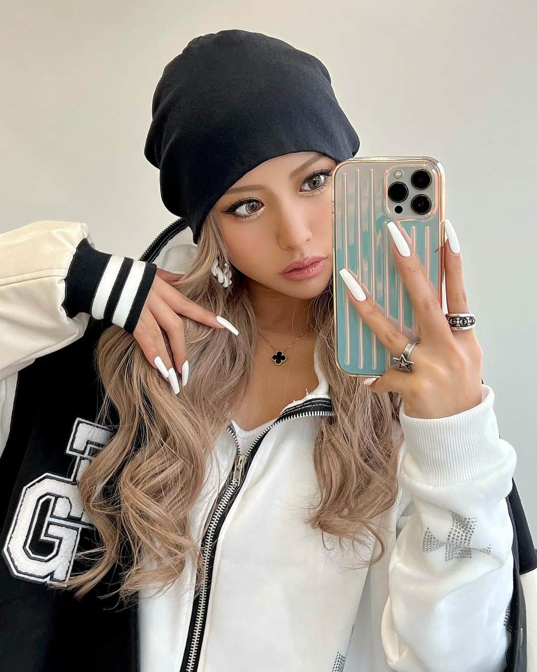 華のインスタグラム：「ギルティ、、、」