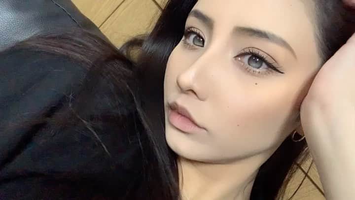 ふーぽんのインスタグラム：「🖤🖤🖤」