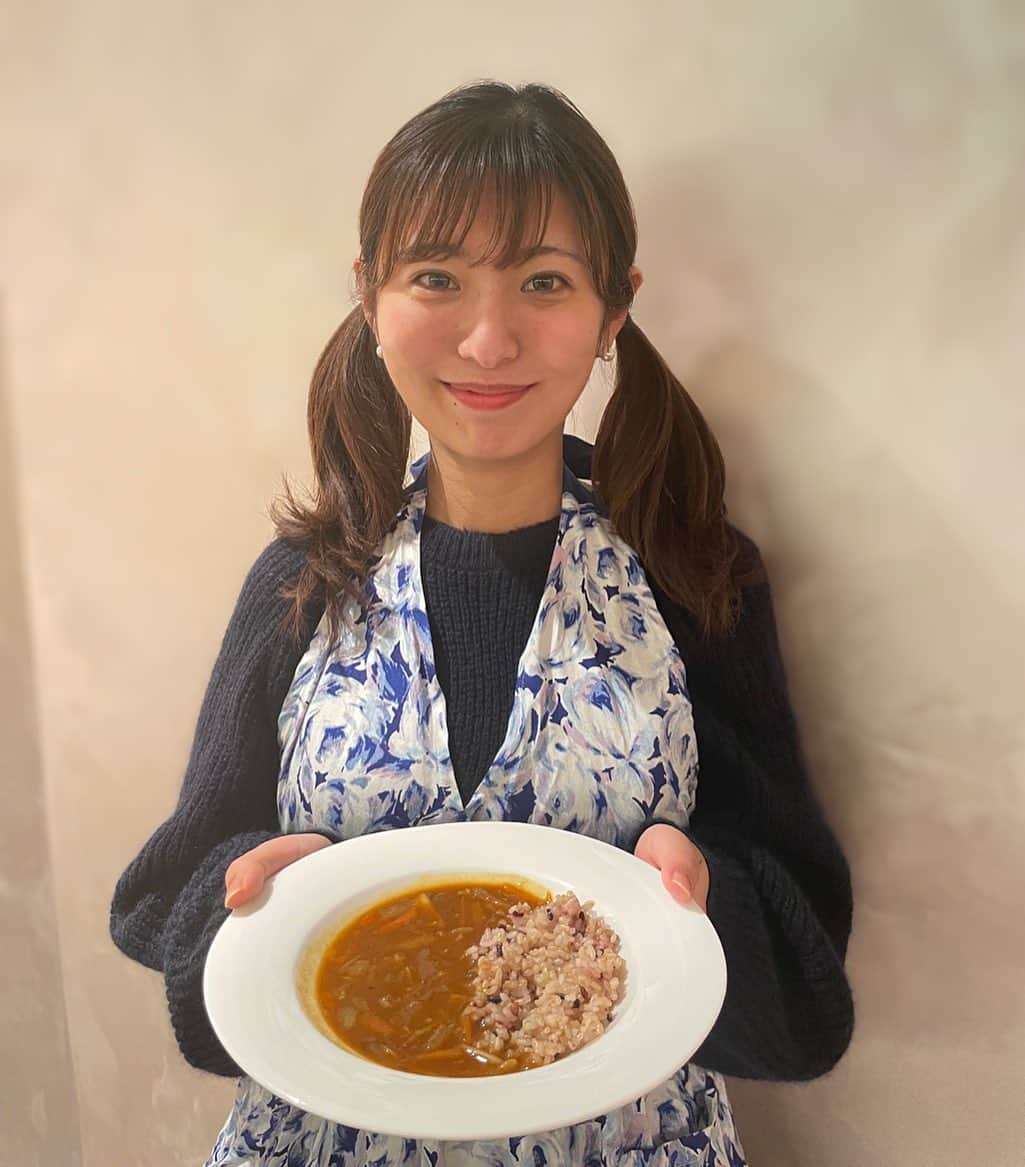 白戸ゆめのさんのインスタグラム写真 - (白戸ゆめのInstagram)「🍽 . 重ね煮は本当に簡単だしおいしいので 皆さんにもやってみてほしいです✨ . #cooking #お料理教室 #重ね煮 #重ね煮レシピ #カレー #サラダ #きんぴられんこん」2月5日 21時26分 - yumeno.s_