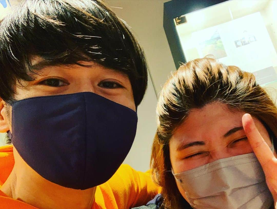 多田智佑さんのインスタグラム写真 - (多田智佑Instagram)「吉本坂46冬眠ライブありがとうございました！ 結局どのライブも一度も完璧に出来た事無かったですけど、楽しかったです！ 応援してくれた皆様本当にありがとうございました！ 明日から漫才もっと頑張ります！  #吉本46RED #CC5 #SONYのあべちゃん ＃1番士気を上げてくれたあべちゃん #あのあべあさみと同姓同名のあべちゃん #昼飯中の写真 #幕張やないか #どこがアイドルやねん #いつも通りの幕張やないか #ありがとうございました」2月6日 0時07分 - tottotada