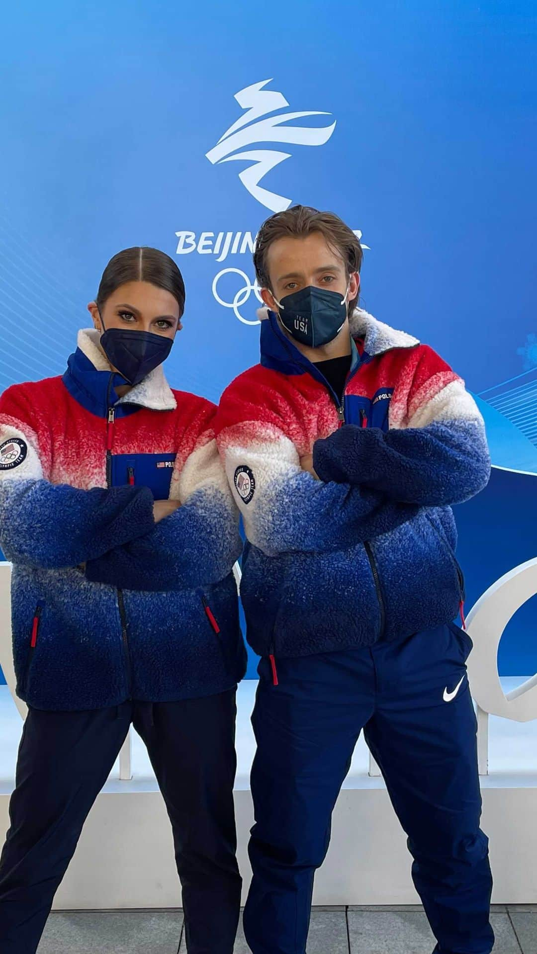 ケイトリン・ホワイエクのインスタグラム：「Sound on 😂 @jeanlucbaker making friends everywhere at the Olympics.  . Ps. I’m a better skater than a flosser I swear 🥶 . . .  #hawayekbaker #kaitlinhawayek #jeanlucbaker #figureskating #figureskate #figureskater #iceskating #iceskate #iceskater #skating #skate #skater #icedance #icedancing #dance #dancing #usfigureskating #athlete #sports #roadtobeijing #beijingolympics #beijing2022 #ice」