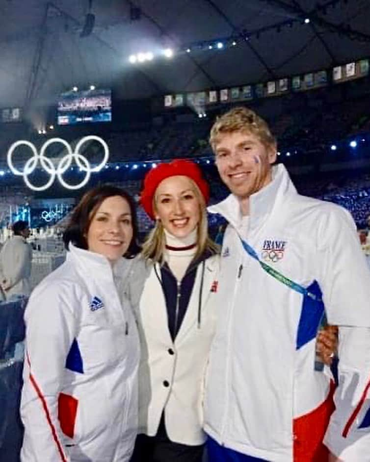 シネイド・ケアーのインスタグラム：「Watching Olympics is bringing back so many pre-Instagram memories so wanted to share just a random few that I found from Vancouver 2010 .…😊⛸ @teamgb @olympics #olympics #figureskating」