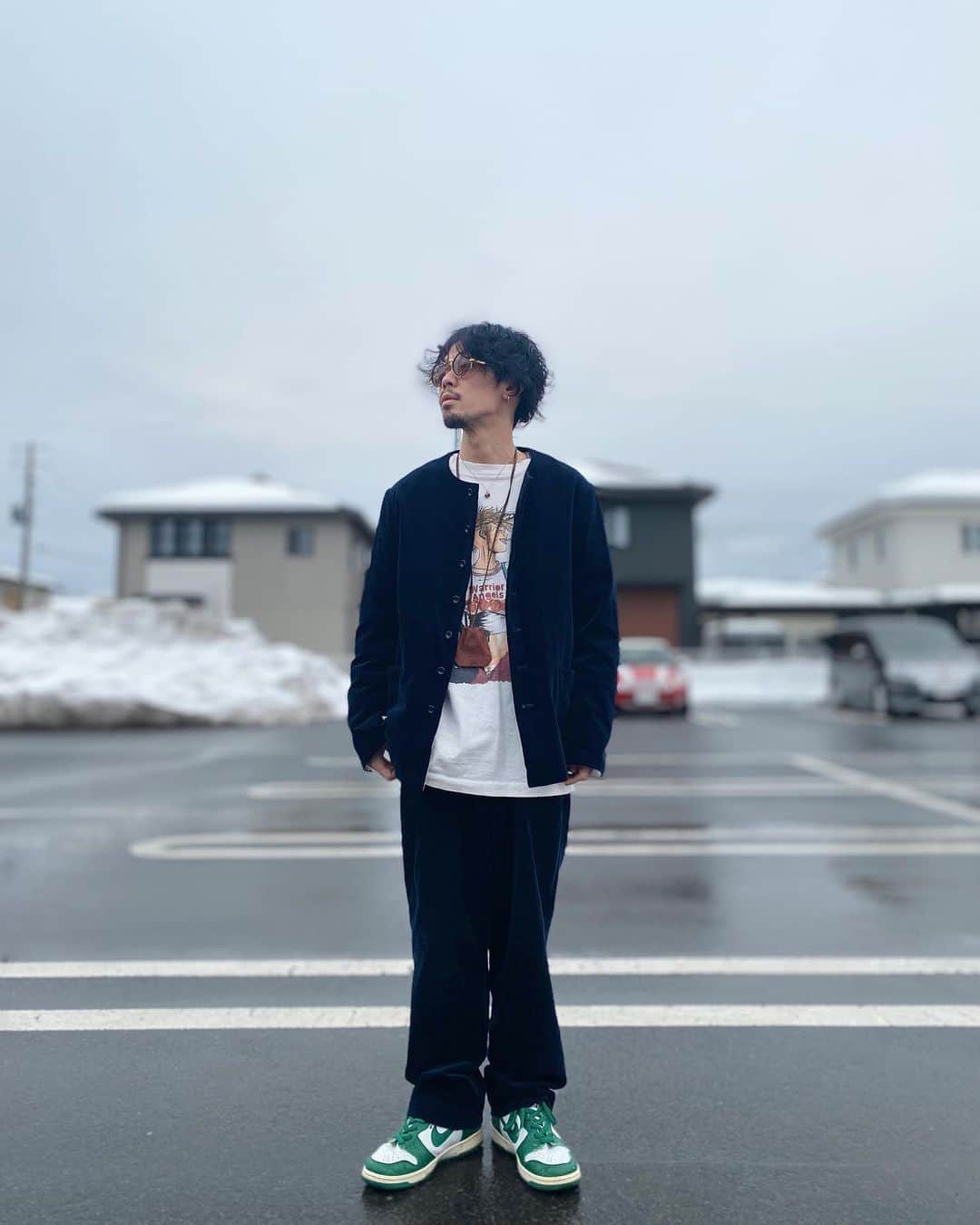 tetsuya togashiのインスタグラム：「★★★★★ 久しぶりに全身でも。 ‍ ☑︎set up #avontade ☑︎l/s tee #saintmichael ☑︎sneakers #nike ☑︎sunglasses #cazal ‍ Teenage Funclub×TANK GIRLが 元ネタのsaint mxxxxxxのロンTは かなり気に入ってます。 ‍ NIKEのDUNK HIGHは 2003年製のEU FOOTLOCKER別注。 雰囲気あってめちゃくちゃカッコ良い1足。 ‍ ‍ #saintmxxxxxx #teenagefanclub #tankgirl #セントマイケル #ティーンエイジファンクラブ #タンクガール #nikevintage #nikevtg #vintagecazal #cazalvtg #dunkhigh #古着好きな人と繋がりたい #古着男子 #古着女子 #フルダン #フルジョ」
