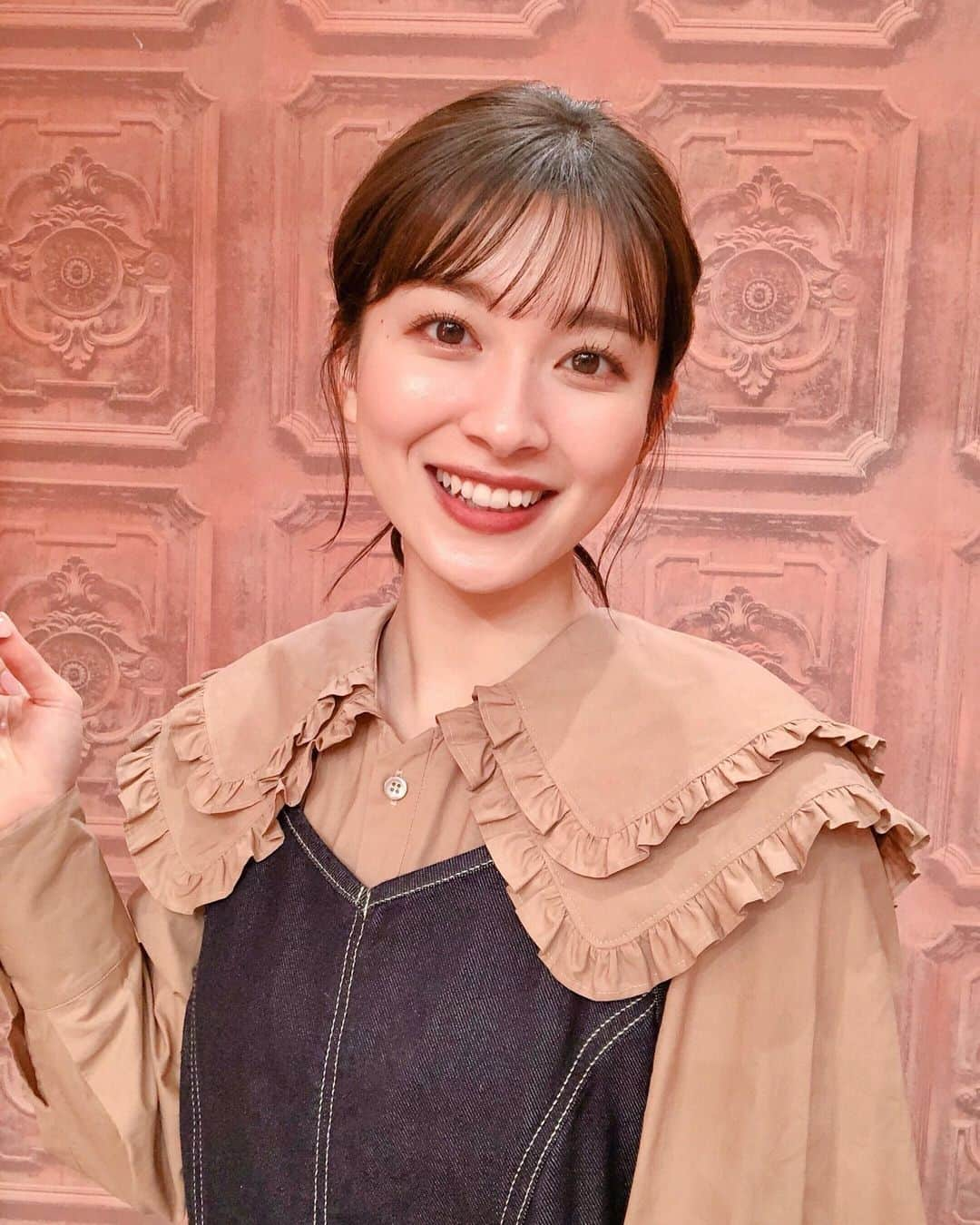 山本里菜さんのインスタグラム写真 - (山本里菜Instagram)「サンデージャポン 今週もありがとうございました😊  北京と中継を繋いでオリンピックの情報をお伝えしました🇨🇳⛸ 北京オリンピック盛り上がってますね！！ TBSでは午後5時〜アイスホッケー女子予選、スキージャンプ男子ノーマルヒル決勝を放送します☺️今日もみんなで応援しましょう💪✨  衣装 tops&one-piece...rienda  #サンデージャポン　#サンジャポ　#北京五輪　#オリンピック　#ビッグカラー #襟 #襟付きブラウス」2月6日 13時01分 - rinayamamoto_0622