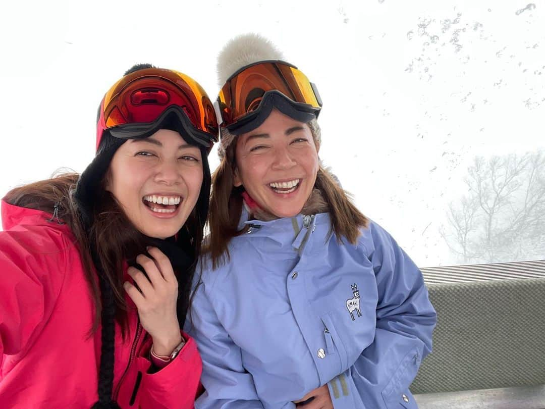 中林美和さんのインスタグラム写真 - (中林美和Instagram)「はるちゃんと雪山❄️ 何年ぶりだろう？最高ー！！♡  @haruko227 #⛷#🏂#☃️」2月6日 16時47分 - miwanakabayashi