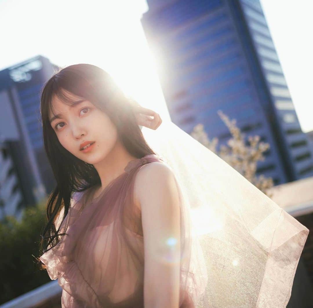 久保史緒里ファンアカウントのインスタグラム：「神秘的な久保史緒里さん #乃木坂46 #久保史緒里 #久保ちゃん #毎日久保史緒里 #久保ちゃん白すぎ可愛すぎ  #久保史緒里さんしか #毎日がkuboshioriday」