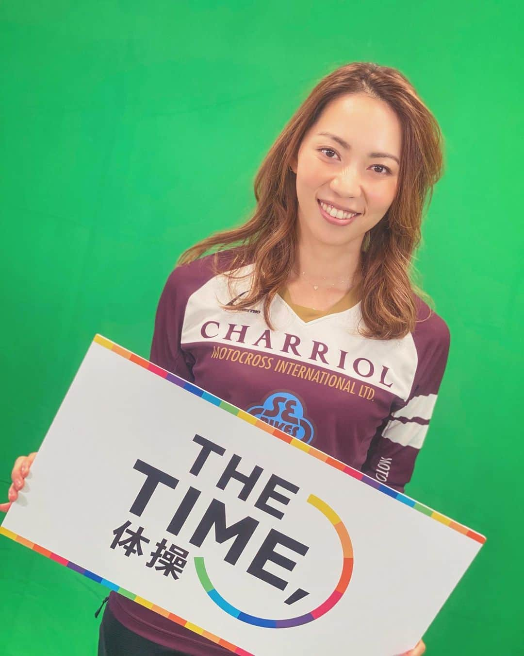 飯端美樹のインスタグラム：「急な告知になりますが… 明日2月7日(月)放送のTBS『THE TIME』１分間体操に出演します🎈 5:20頃の予定なので、明日は早起きして、ぜひ皆さん私と一緒に体操しましょう🌿  @thetime_tbs #TBS #THETIME」