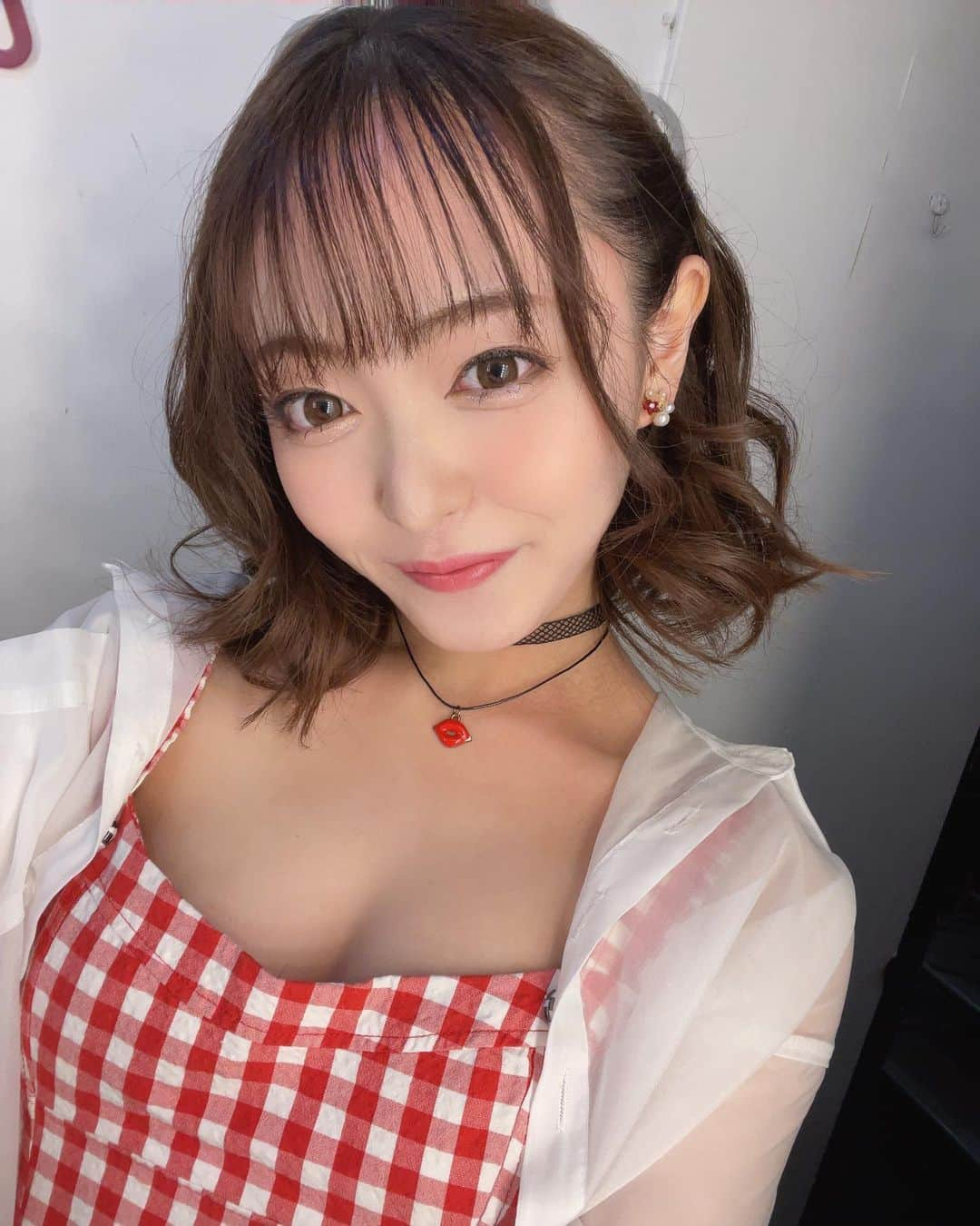 藤本りの加のインスタグラム：「ボブ丈でもヘアメさんが色んな髪型してくれますっ🐰🤍うれしっ  #LianRouge #リアンルージュ #りあじゅ #ガールズバンド #バンド #音楽 #music #band #ライブ #キーボード #key #🎹 #rinoka #instagram #instagood #like4like #l4l #バンドグループ」