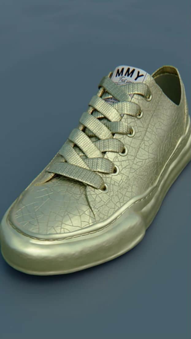 のインスタグラム：「. The collaboration with @kreationdigital.  NFT PETERSON virtual sneaker "GOLD VERSION" 1 of 1. It come with real sneaker.  NFT support : KREATION @kreationdigital CG Modeling : MASSU / x garden. Inc CG animation : NION / CITRO @niontokyo  Music : Mihara Yasuhiro @miharayasuhiro」