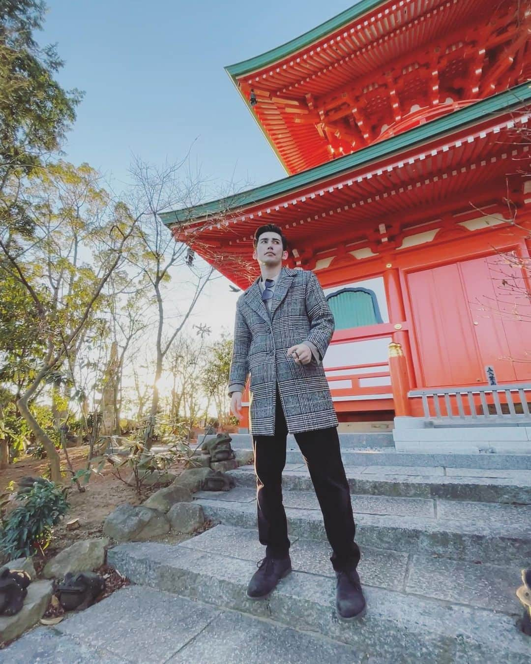 James Jのインスタグラム：「本日24歳になりました☺︎ #2月6日」