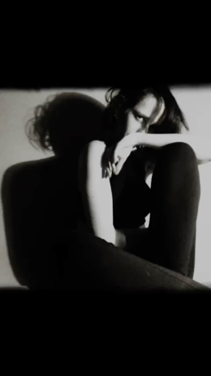 エヴァ・グリーンのインスタグラム：「“Storms” by Eva Green  “Storms are wonderful .  The way the skies thrash and scream . It is a reminder  That even the skies scream , Burdened with the weight of , Lost , forgotten dreams .”  Nikita Gill  Music: “Eureka Pulse” by Neil Cowley」