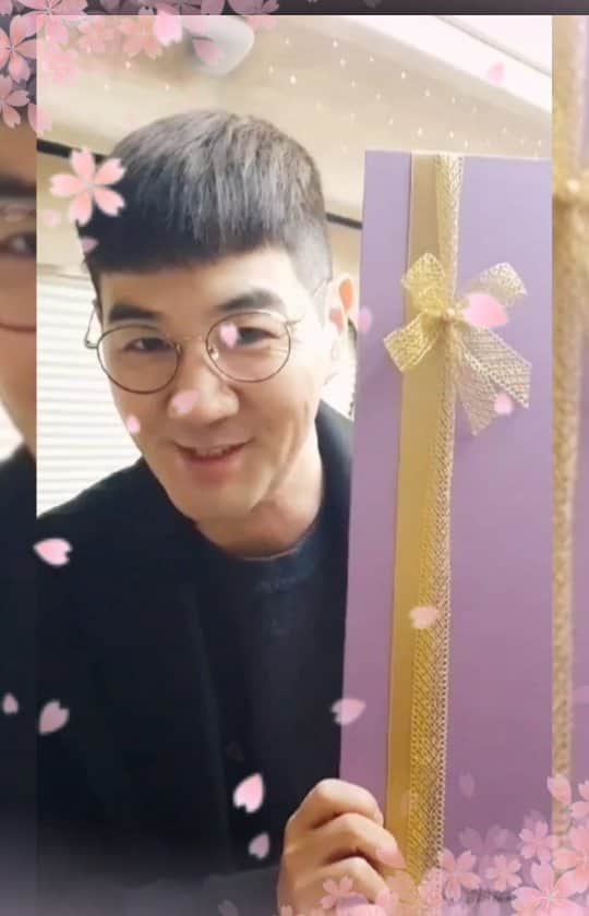 のインスタグラム：「#국가대표와이프#금보라#나선덕여사님  생신을 진심으로 축하드립니다!🎁 #여신강림💕 #우윳빛깔금보라 항상 건강하세요!!! -국가대표와이프 배우일동-」