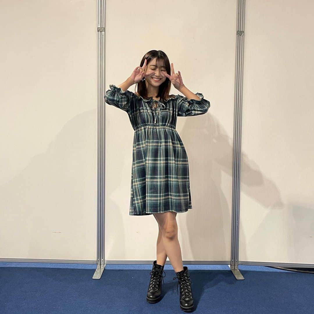 大久保美織のインスタグラム：「ขอบคุณสำหรับ hi-touch วันนี้ค่า🙇‍♀️ ได้เจอทุกคนแล้วมีความสุขมากๆค่ะ✌️ Thank you for today’s hi-touch🙇‍♀️ I was very happy to see you✌️ 今日のハイタッチ会ありがとうございました🙇‍♀️ みんなに会えて嬉しかったです✌️ #BNK48 #MioriBNK48 #大久保美織」