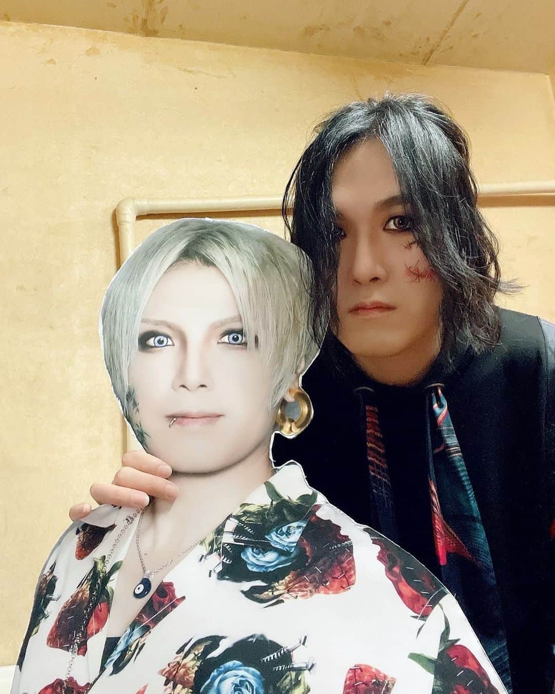 のインスタグラム：「Enfamilia、Intersection of Six pathでした。 有難う。 お披露目イベントという事で短めのセットだったけれど、Enfamiliaの世界観をお楽しみ頂けていたら何より。  うぃ。」
