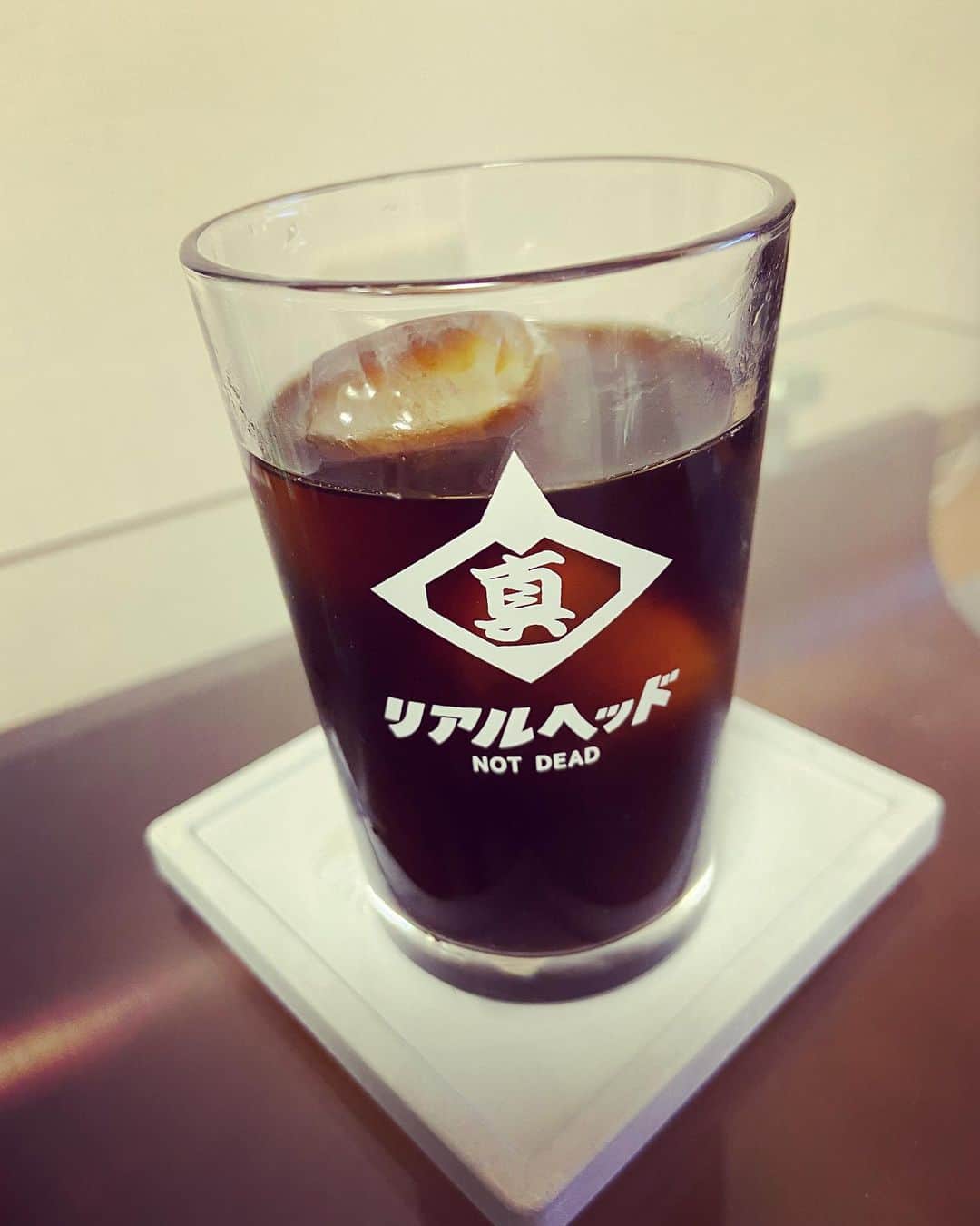 進祐哉のインスタグラム：「🥃✨  #realxhead」