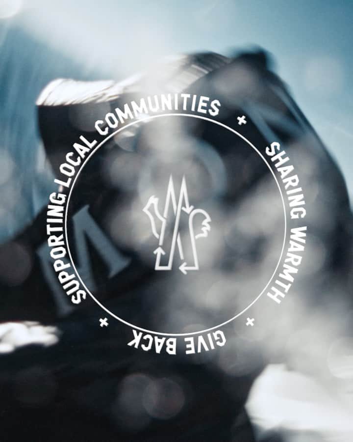モンクレールのインスタグラム：「Give Back.  Moncler commits to give back to those in need by sharing warmth and donating time and value to the community.   We will continue to support families in need through our Warmly Moncler initiative that aims to protect 100,000 people from the cold by 2023.  Learn more about #MonclerBornToProtect on Moncler.com.」