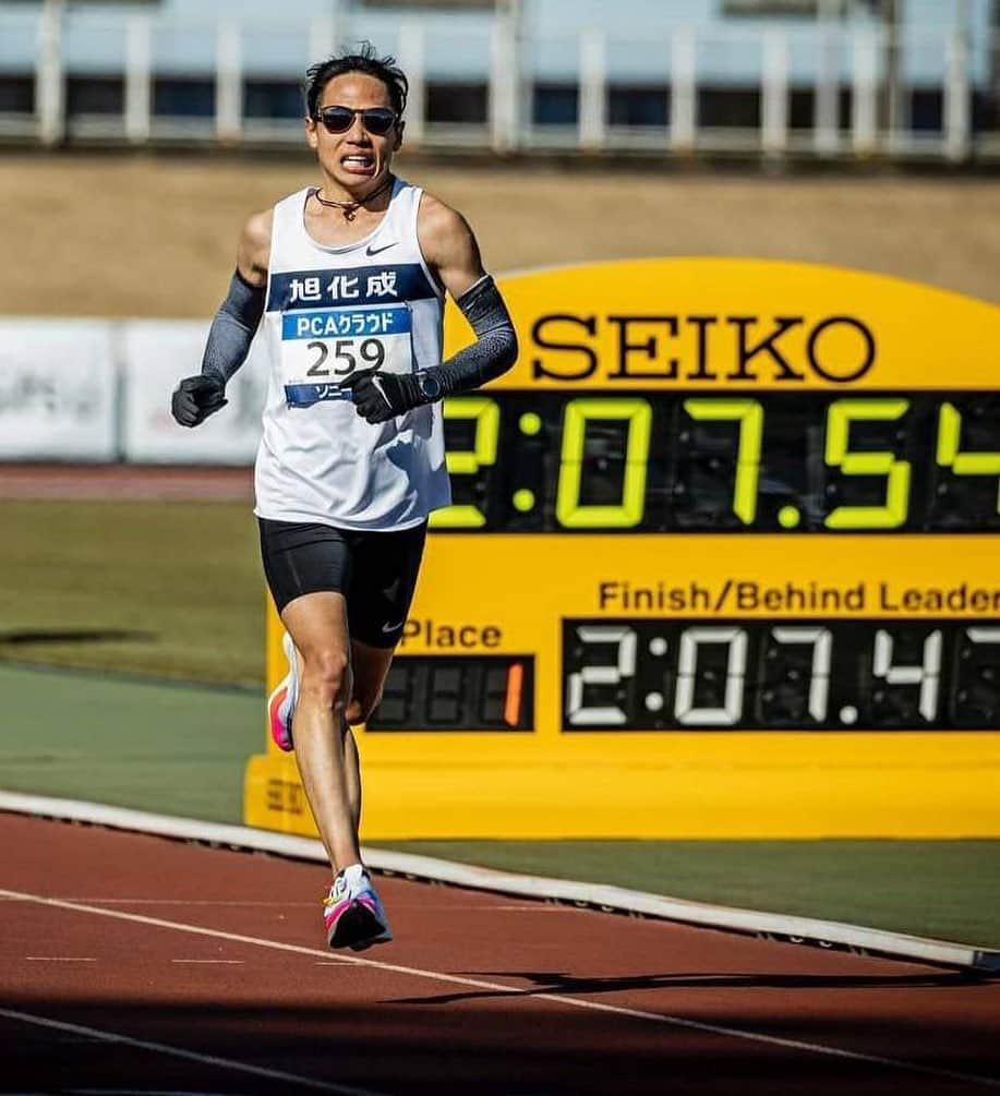 鎧坂哲哉のインスタグラム：「別大マラソン 2.07.55 🥈  新たな1歩！  このような状況で大会を開催していただき、ありがとうございます🙇‍♂️」