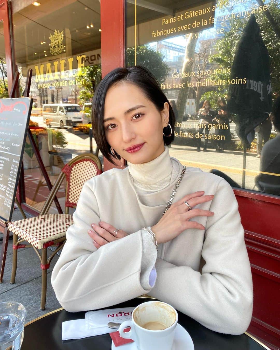 山賀琴子のグルメインスタ