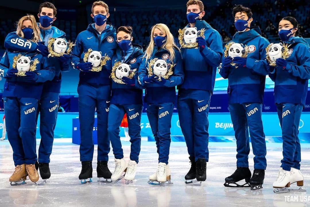 カレン・チェンさんのインスタグラム写真 - (カレン・チェンInstagram)「truly what a journey of so many emotions these past few days. 🤧 so proud & thankful to be a part of this team! 🇺🇸✨ #WinterOlympics」2月7日 18時16分 - karebearsk8