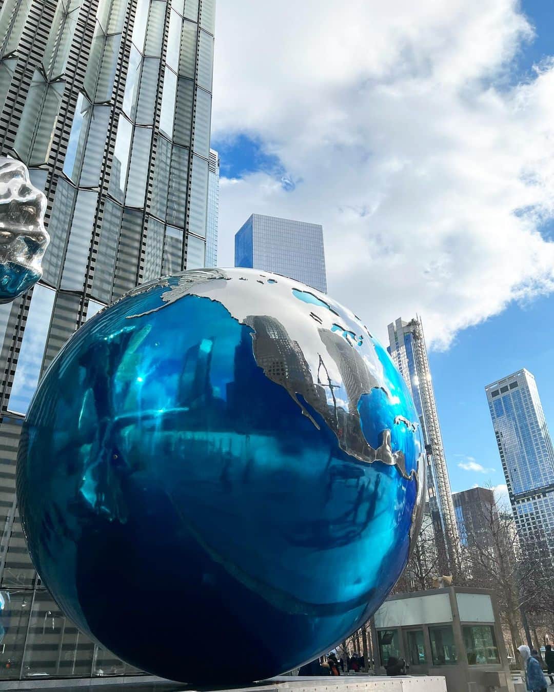 のインスタグラム：「🌍🗽」