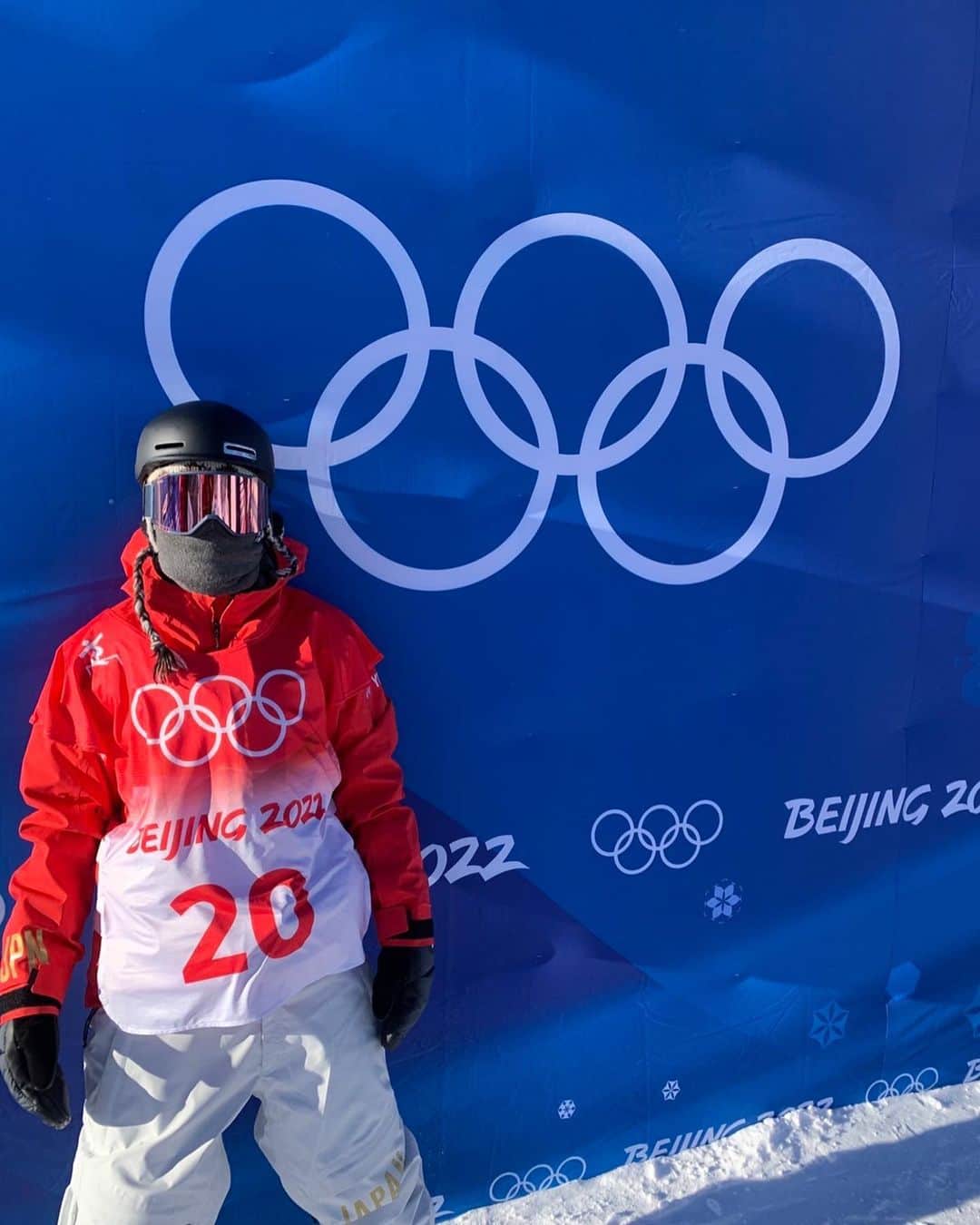 国武大晃のインスタグラム：「昨日のスロープスタイルの予選は通過できませんでした。 すごく悔しかったです、応援してくれたみんなに申し訳ない気持ちです。 ビックエアーもあるので気持ちを切り替えて頑張ってきます。 引き続き応援よろしくお願いします🙇🏻‍♂️ @kenjiro_sgw 🎥 @gorin @olympics  #snow #snowboarding #olympics #日本 #japan  #スノーボード」
