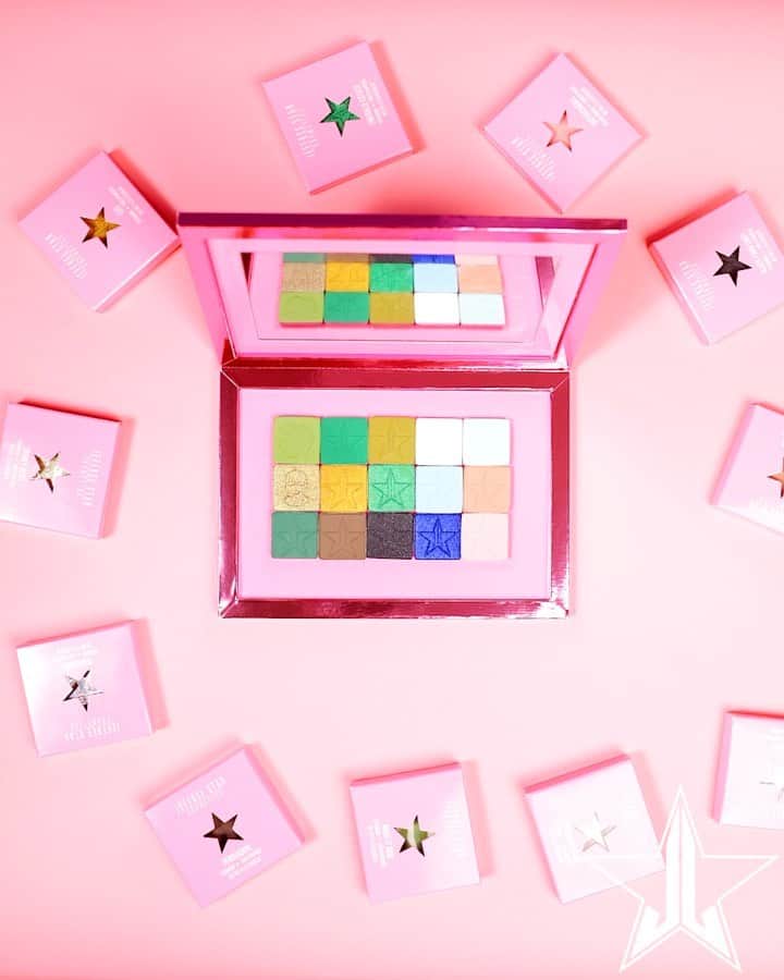 Jeffree Star Cosmeticsのインスタグラム：「Create your OWN Jeffree Star Cosmetics palette with all your favorite shades with our #Magnetic Palette. 💫  You can make customizations and adjustments with this palette, it really is that easy! 🤍   Video by: @kamillanichole   #ArtistrySingles #JeffreeStarCosmetics」