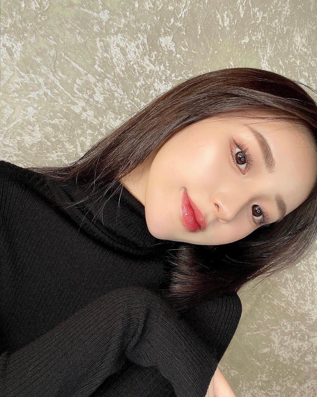 MIYUのインスタグラム：「機嫌が良い日🥰💭🧁」
