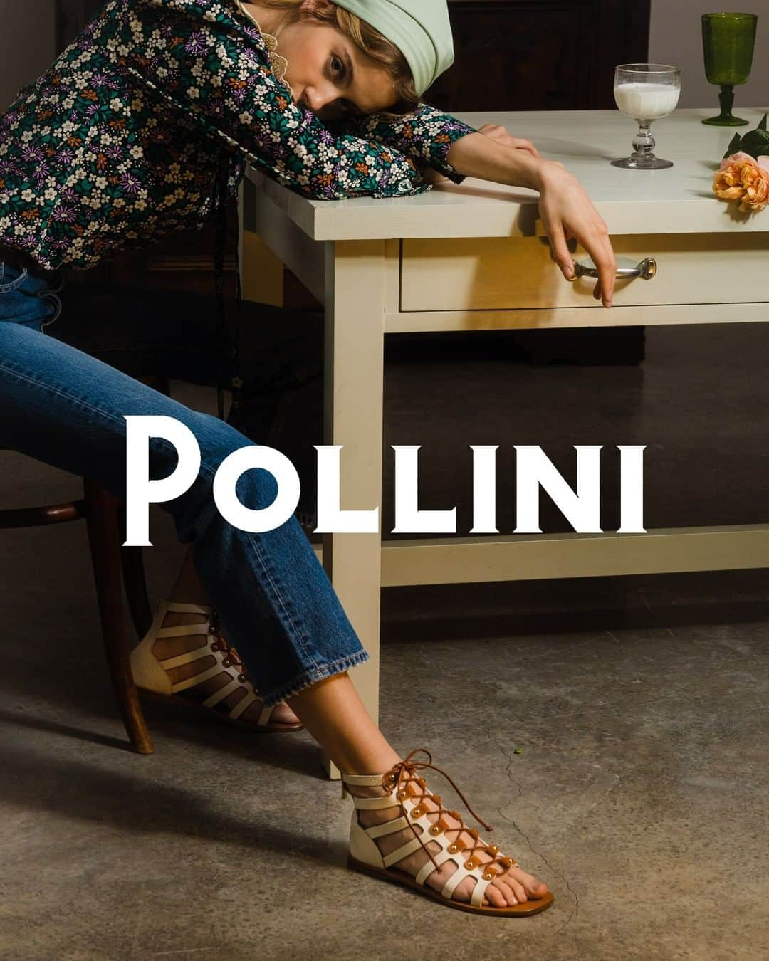 ポリーニのインスタグラム：「Effortless elegance. Discover the new Pollini Spring Summer 2022 collection via link in bio.  #Pollini #SS22」