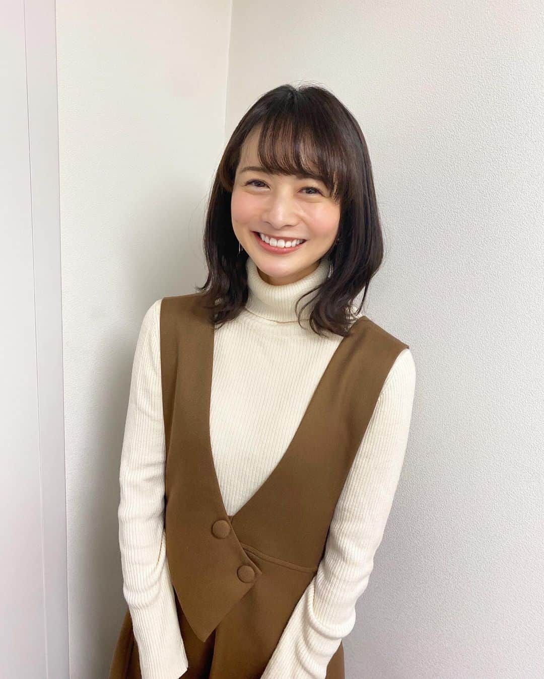 高見侑里さんのインスタグラム写真 - (高見侑里Instagram)「◡̈♥︎ 明日2/8(火)22:00からカンテレ・フジテレビ系で放送の「火曜は全力！華大さんと千鳥くん」の「6連単！ぴったり当てたら100万円」のコーナーにVTR出演させていただきます📺 ⁡ 今回のテーマは、女性アナウンサー・キャスター10人が選ぶ「２人きりでご飯に行ったら緊張するのは誰？」ということで、ランキングがどうなっているのか、私自身も楽しみです☺️ ⁡ お時間合いましたらぜひご覧ください✨ ⁡ #華大さんと千鳥くん * トップス...#UNIQLO ワンピース...#frenchpave」2月7日 22時24分 - yuri_takami_official