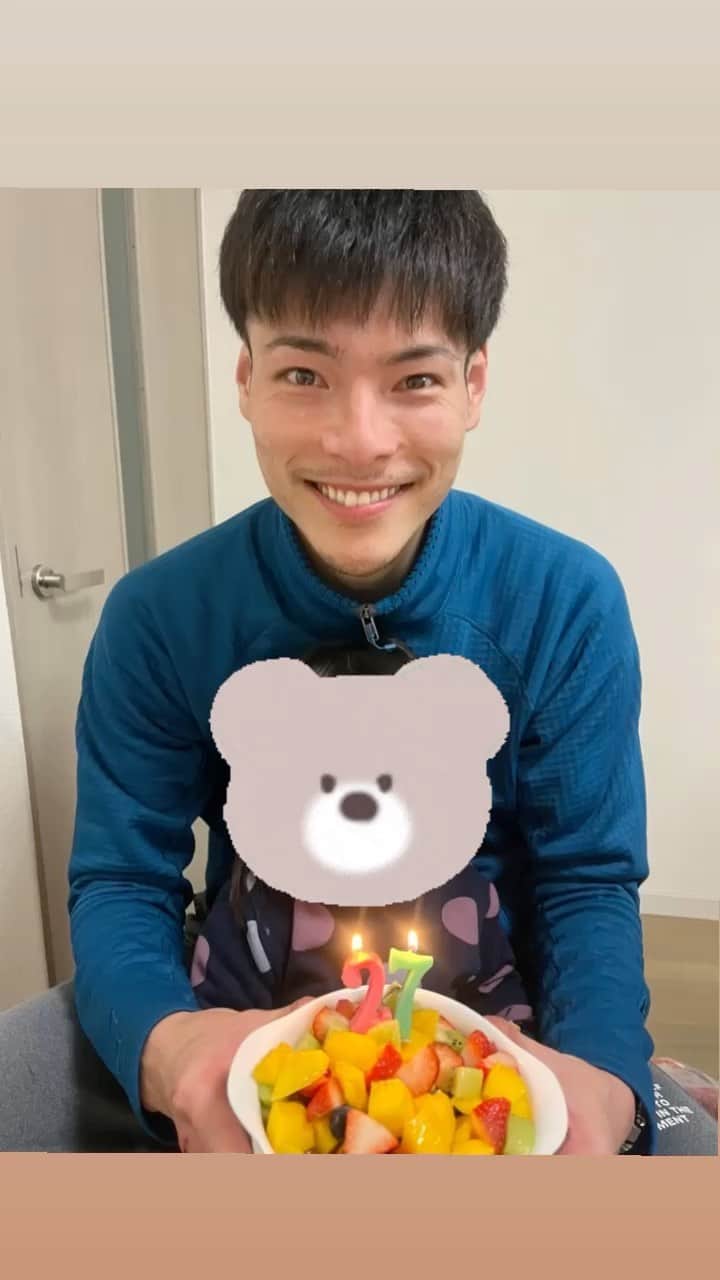 のインスタグラム：「本日で27歳になりました😁 今年も実りのある一年になるように頑張ります🔥 皆さん沢山のお祝いメッセージありがとうございました✨✨  引き続きTORAY ARROWSの応援もよろしくお願いします🏹🔥🙇‍♂️✨  #髙橋健太郎  #TORAYARROWS #BLUE-HOT #GOARROWS」