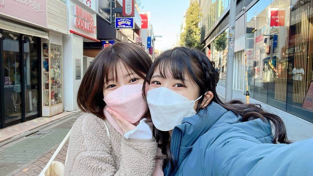 のインスタグラム：「. いちなる原宿デート🌏💖  #原宿デート #10年ぶりとか #高校生の時よく来てた #竹下通り #くら寿司原宿  #いちなるカップル #もう11年の仲です  #プリクラ館なくなってて悲しい #思い出の大中もない〜😭 #大中知ってる？？？ #パリスキッズは青春です😂👏 #原宿駅前はスヌーピーショップだったなぁ #わかる人は多分同世代」