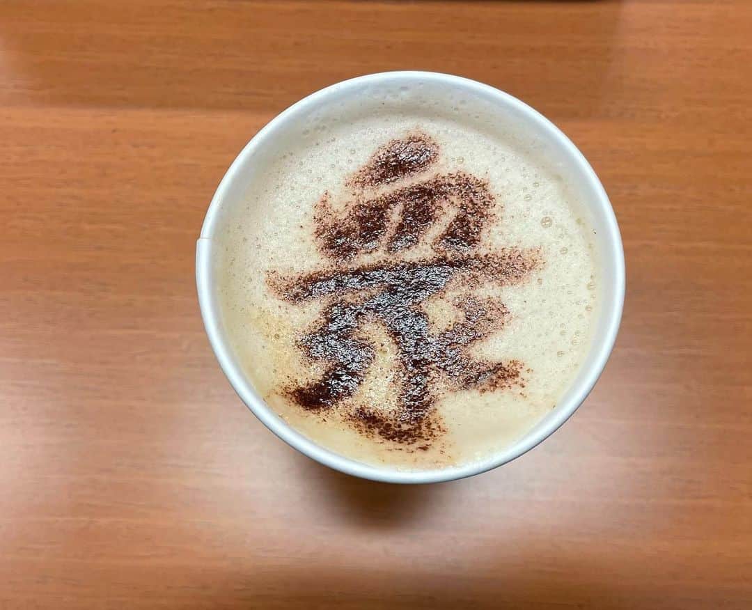 河野太郎のインスタグラム：「Parliamentary Breakfast.  The character represents the House of Representatives.」