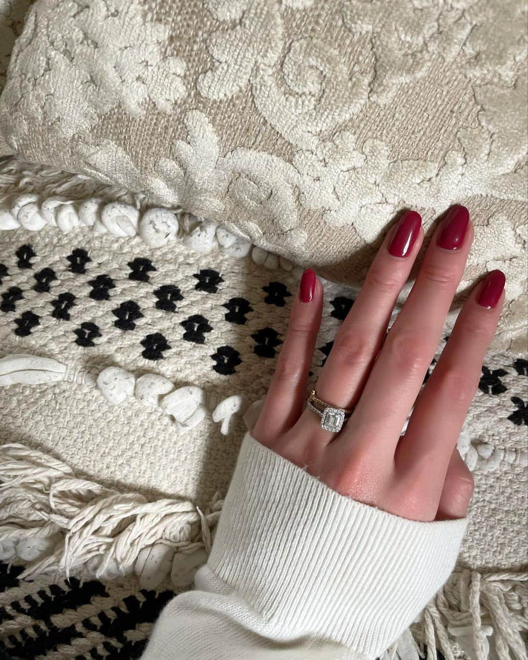のインスタグラム：「♥️♥️ . @mai_otukolo  . #nail#valentinenails #valentine」